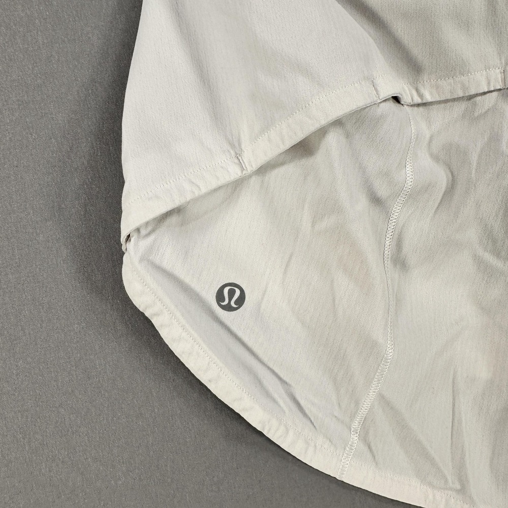 Lululemon Shorts Womens 4 White 2.5 Inseam Running Lined Zip Pocket Athletic - Picture 3 of 8